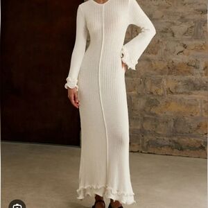 Elegant White Ribbed Maxi Dress